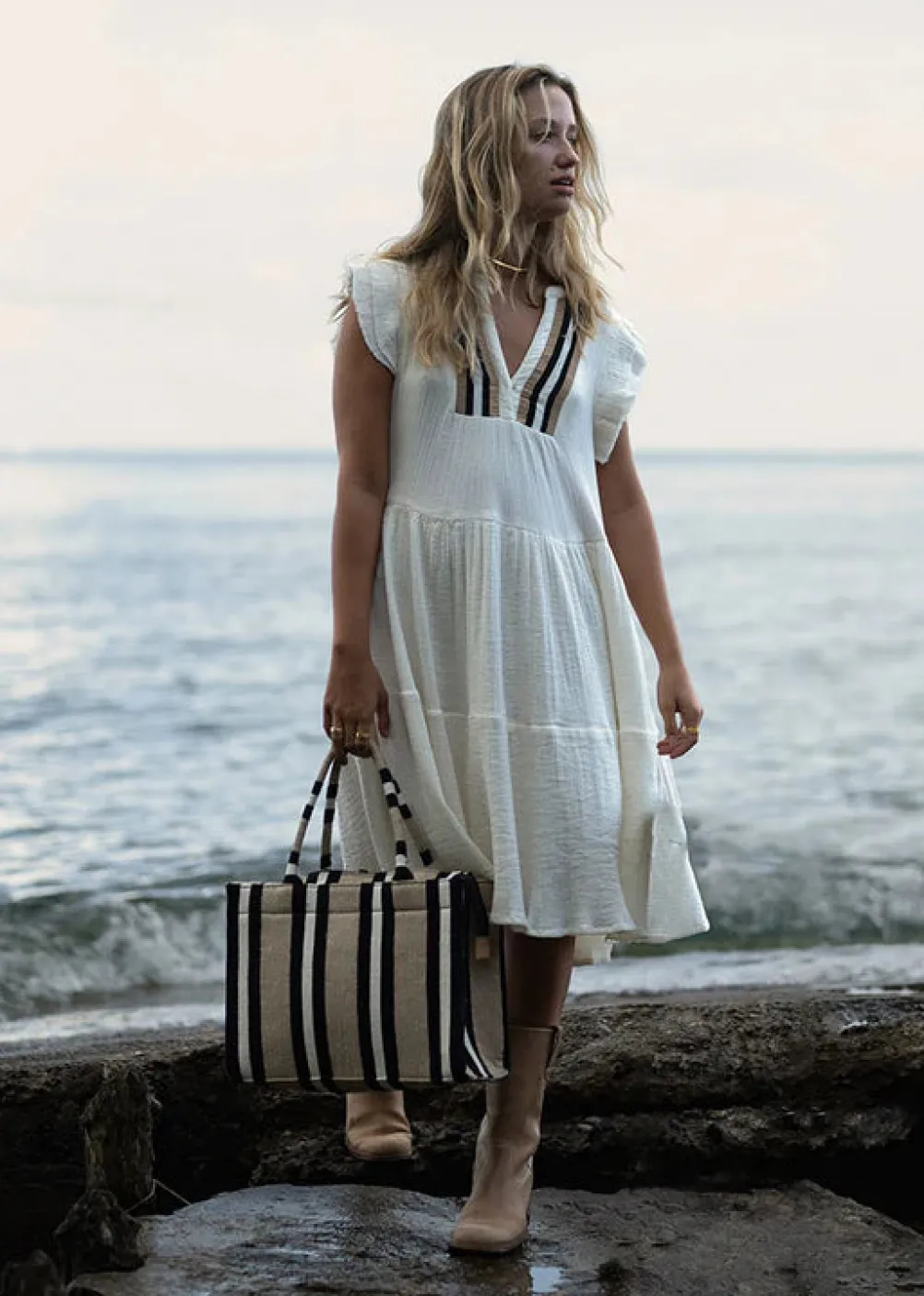 LUNA MOON Mid Tote Svinkloev Black